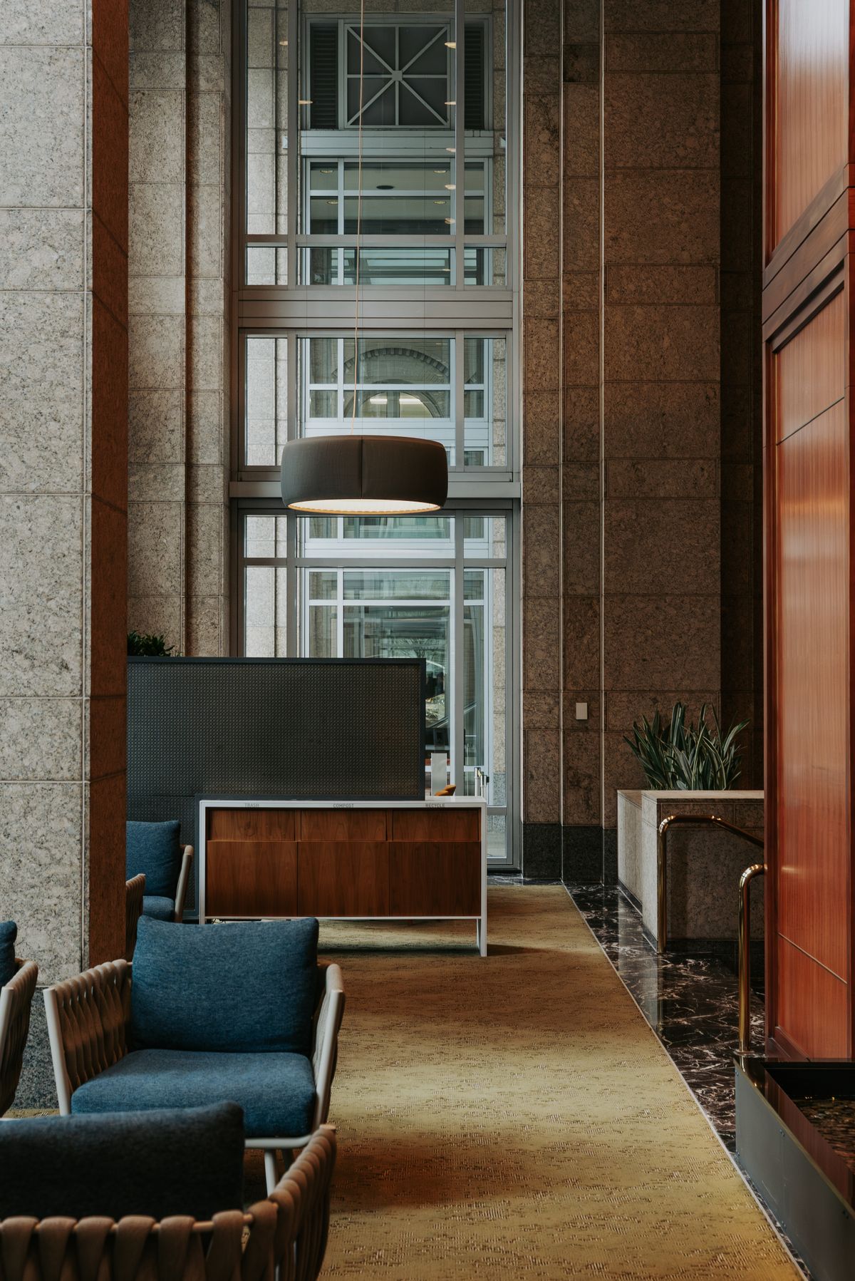 Lobby and common area cleaning