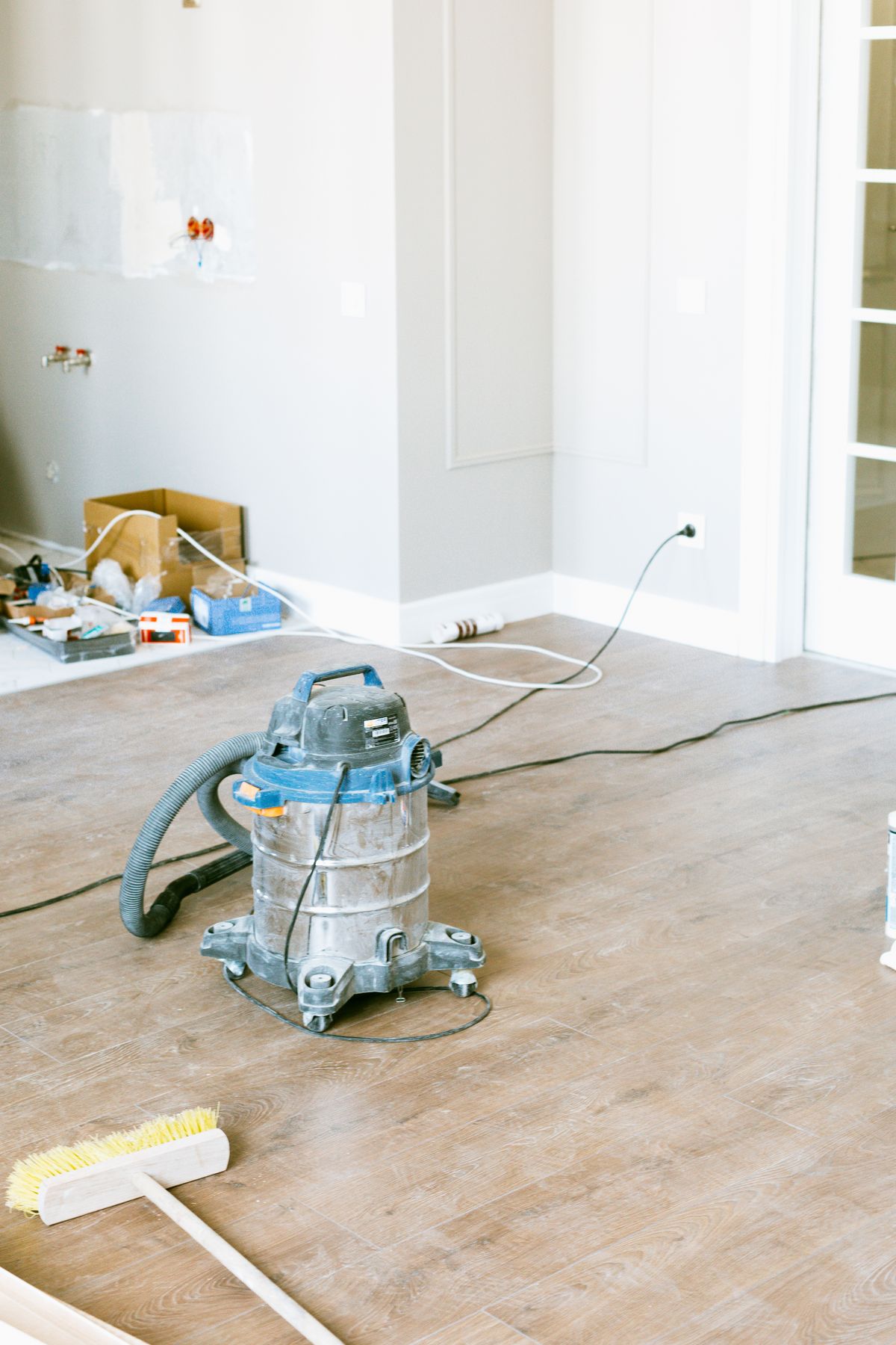 Elevator and stairwell janitorial maintenance